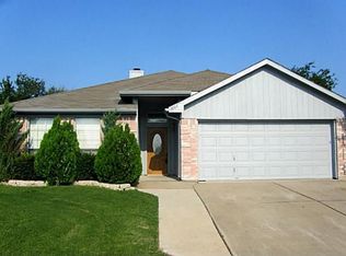 1001 Brook Creek Ct, Arlington, TX 76018