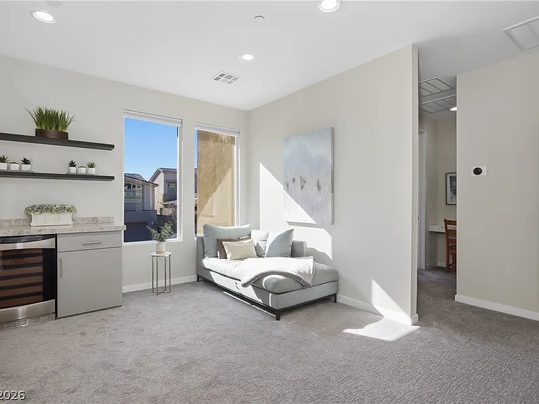 8 Vista Outlook St — Photo 28