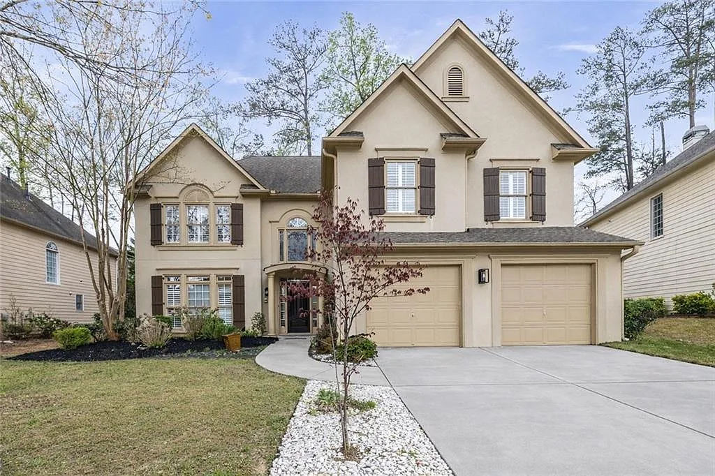 4 bed, 2.5 bath, 2649 sqft, $5,000 — Photo 1