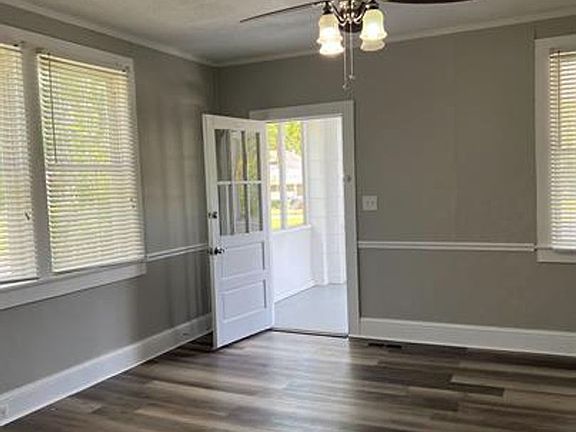 3rd image of 307 W Parkway Ave