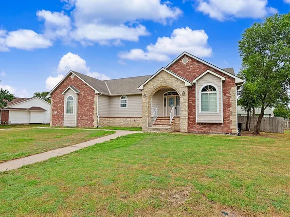 922 E Karla Ct, Haysville, KS 67060