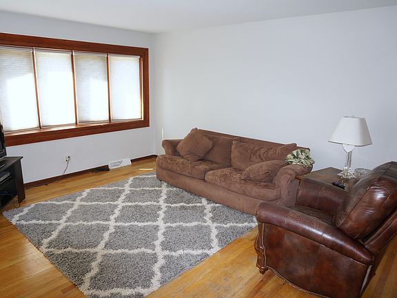 2nd image of 7442 163rd St