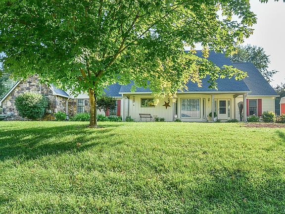 2nd image of 2 Staunton Cir