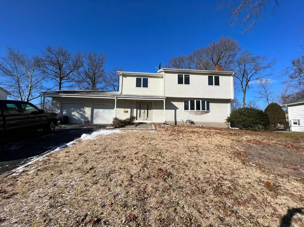 517 Fordham Pl, Paramus, NJ 07652