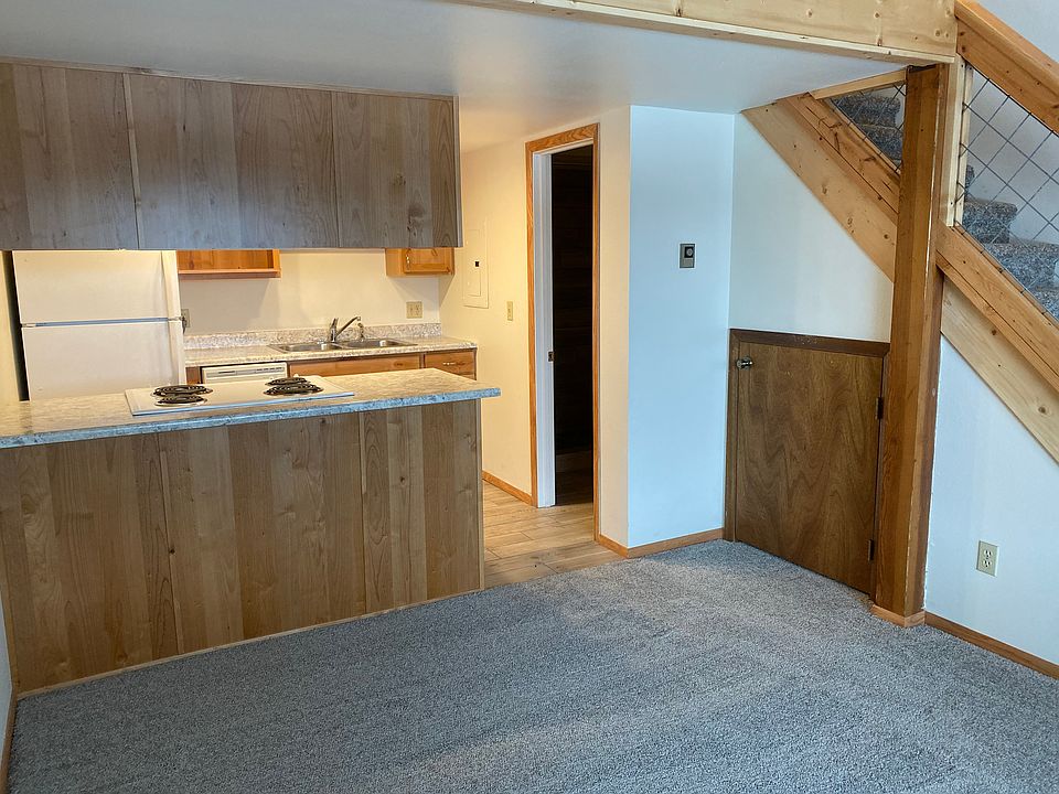 1st image of 880 Weiss Dr #6