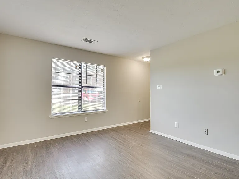 Hunters Run Apartments — Photo 11