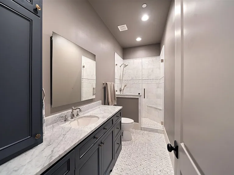 1110 Lone Star Dr — Photo 21