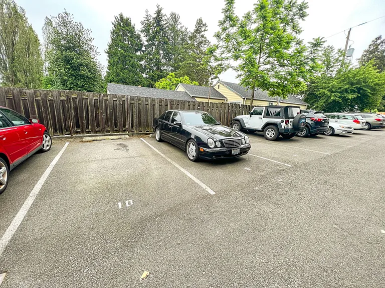 9100 Roosevelt Apartments — Photo 41