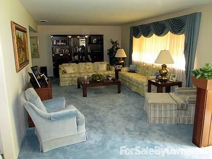 4th image of 11 Crossbrook Ln