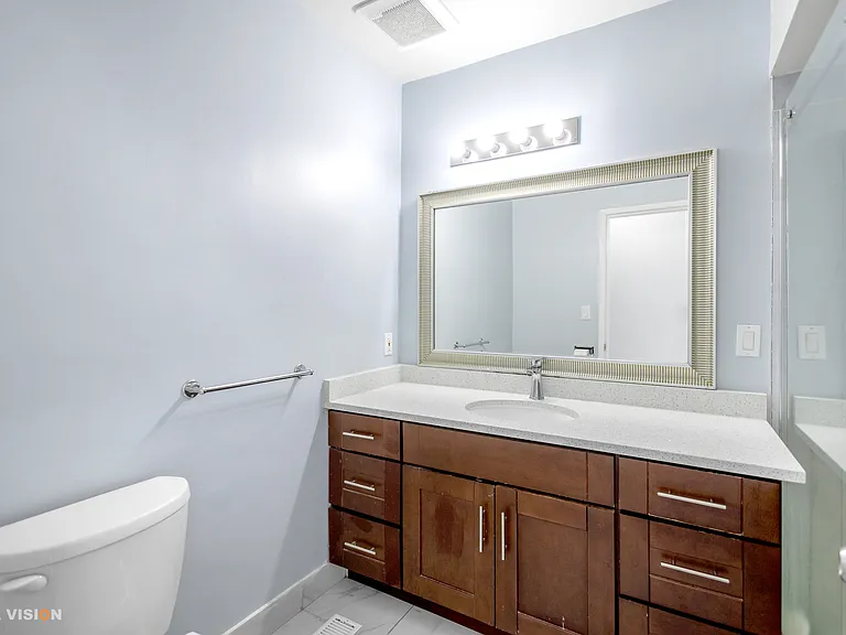 915 Eyremount Dr — Photo 13