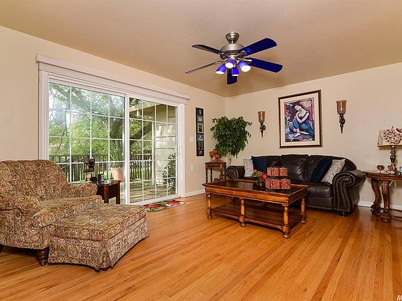 5th image of 8474 Sunset Ave
