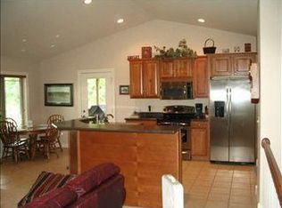 3400 Ashley Ln, Dubuque, IA 52002