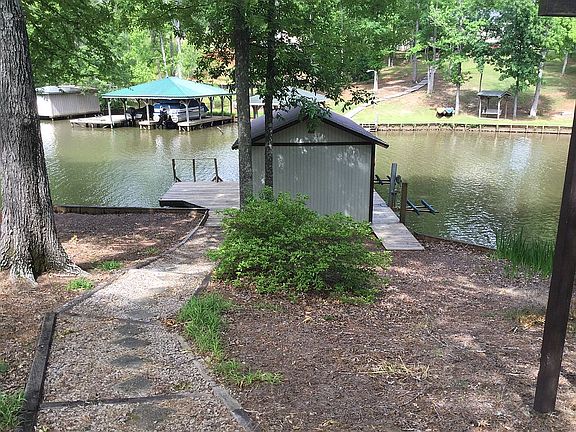 4th image of 102 Little River Ct