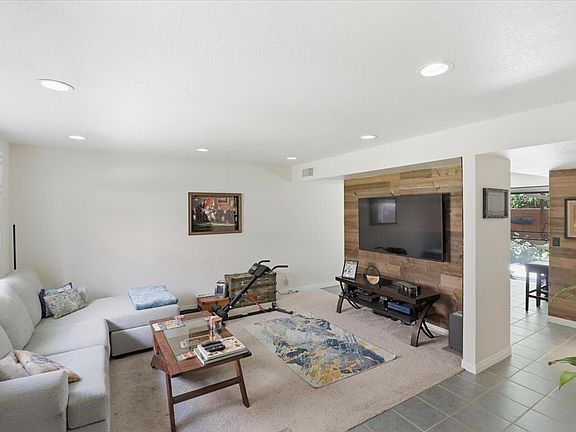 4th image of 4081 Yankee Dr #1