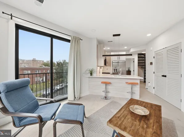 2001 I St NE Penthouse 10, Washington, DC 20002