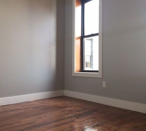 4th image of 63 Clarkson Ave #M3