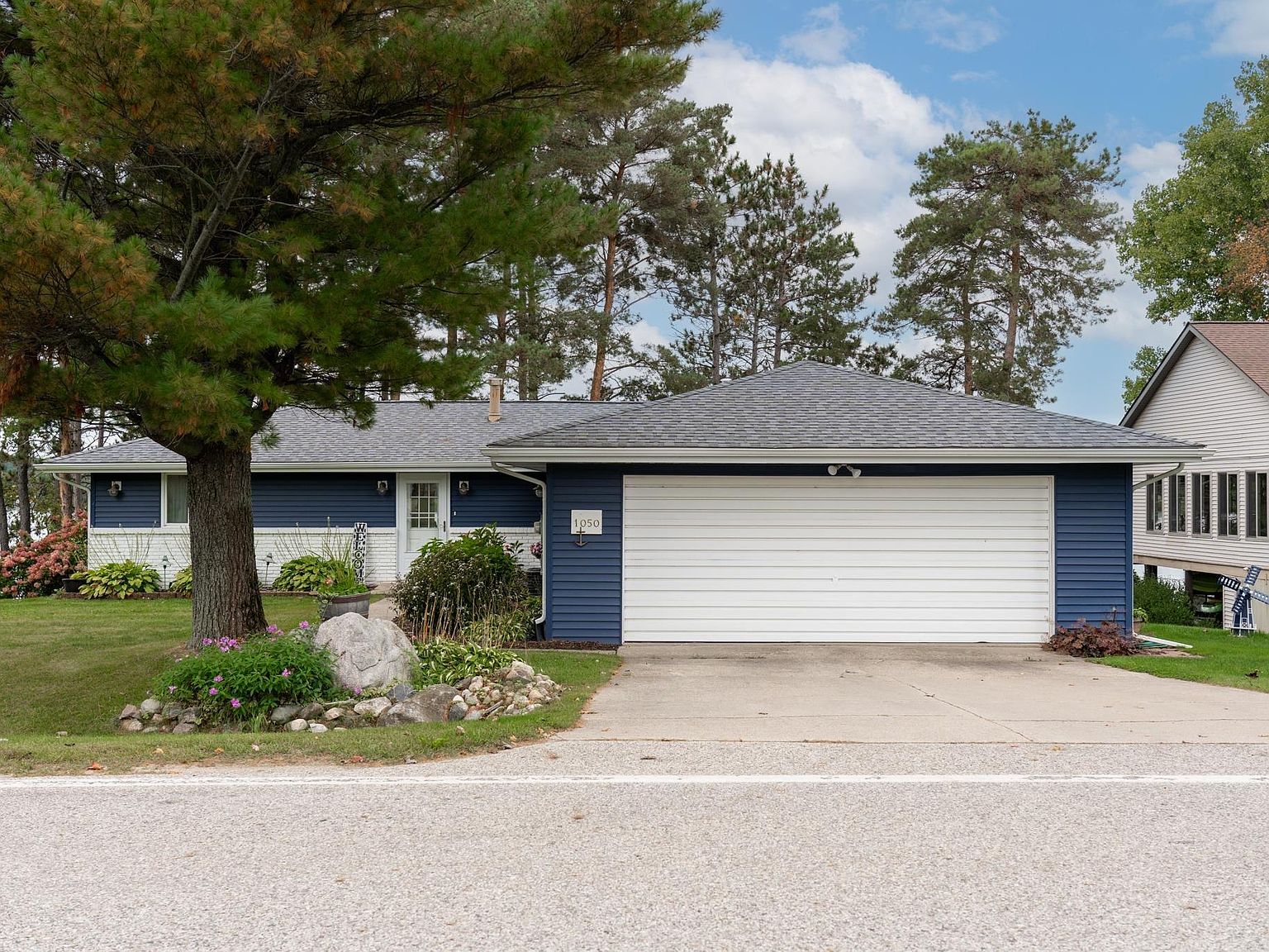 1050 Clubhouse Dr, Lake Isabella, MI 48893 Zillow