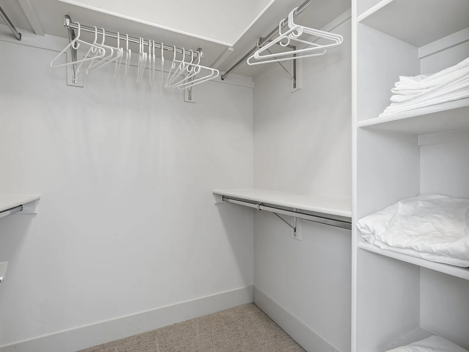 3 bed, 1942 sqft, $5,000 — Photo 2
