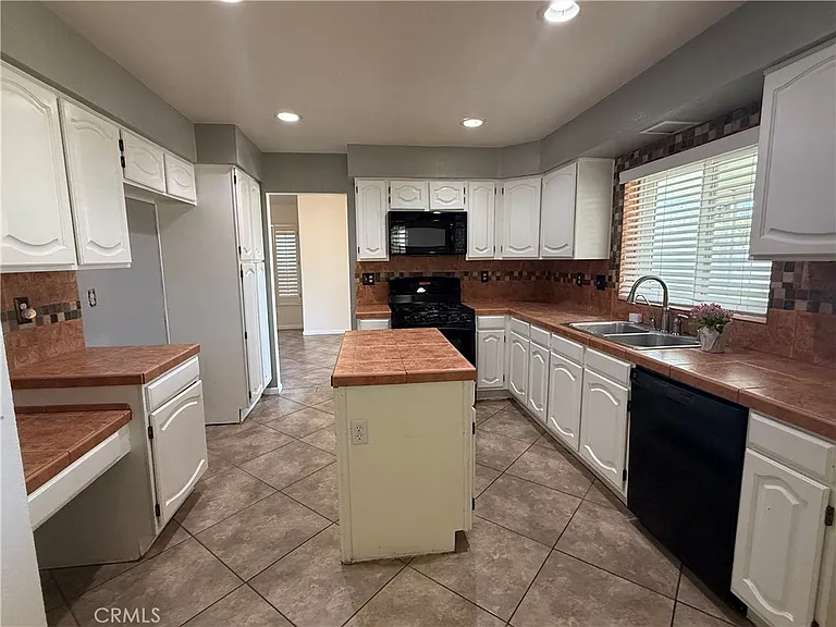 19530 Chinotto Ln — Photo 11