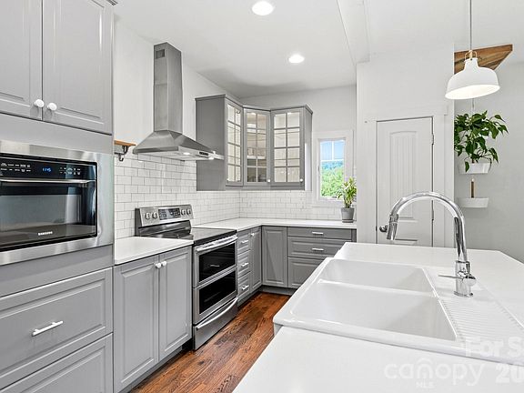5th image of 45 Barebridge Hills Dr