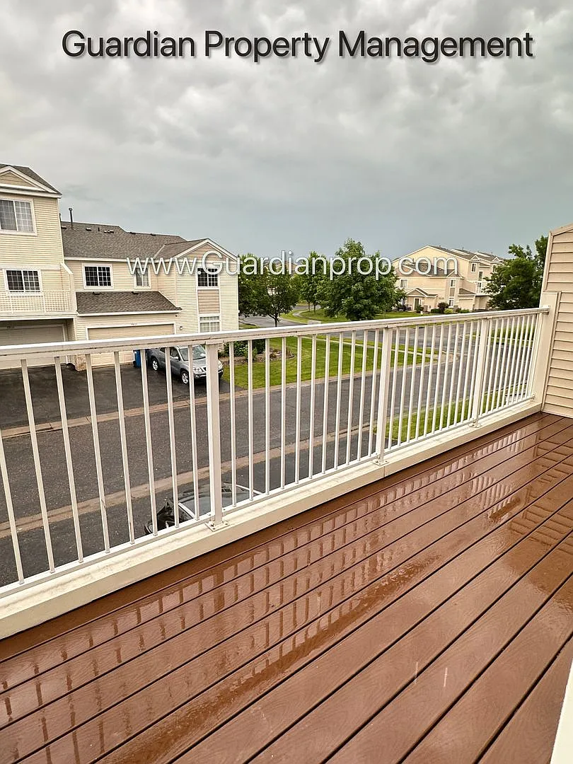 Maple Grove Town Home, 2 Car Garage, W/D, Balcony, Dishwasher, Avail June/July — Photo 4
