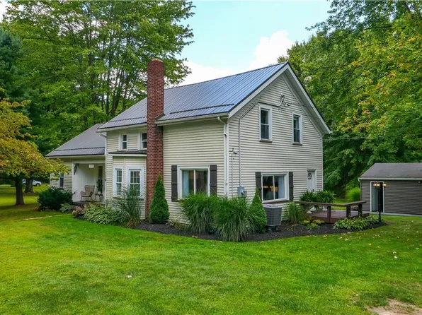 9700 Silica Sand Rd, Garrettsville, OH 44231