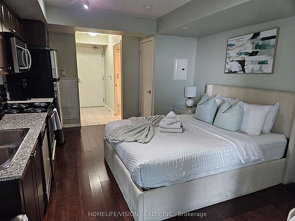 3rd image of 209 Fort York Blvd Unit 1258