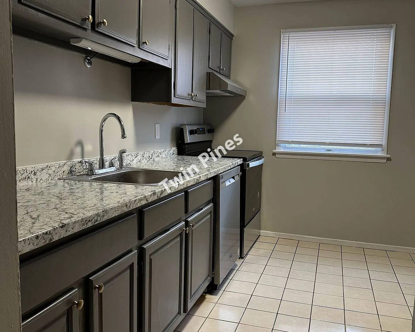 Twin Pines Apartments — Photo 3