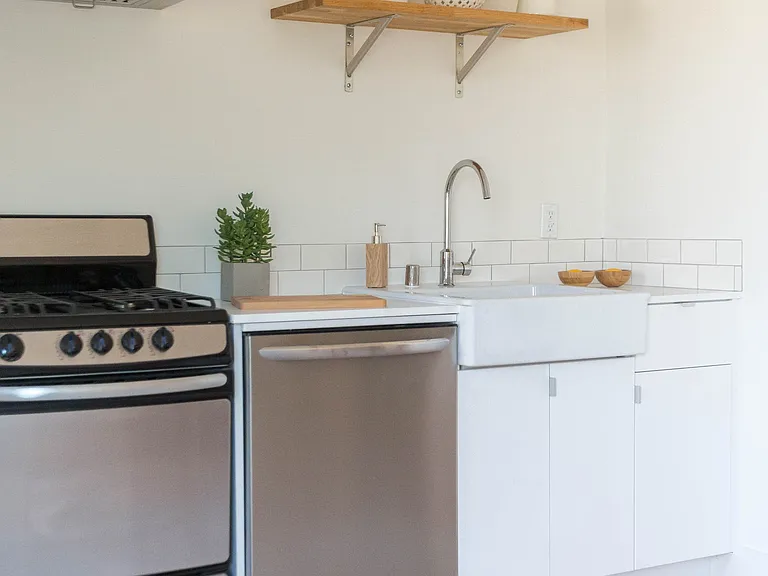306 N Bonnie Brae St #7 — Photo 7
