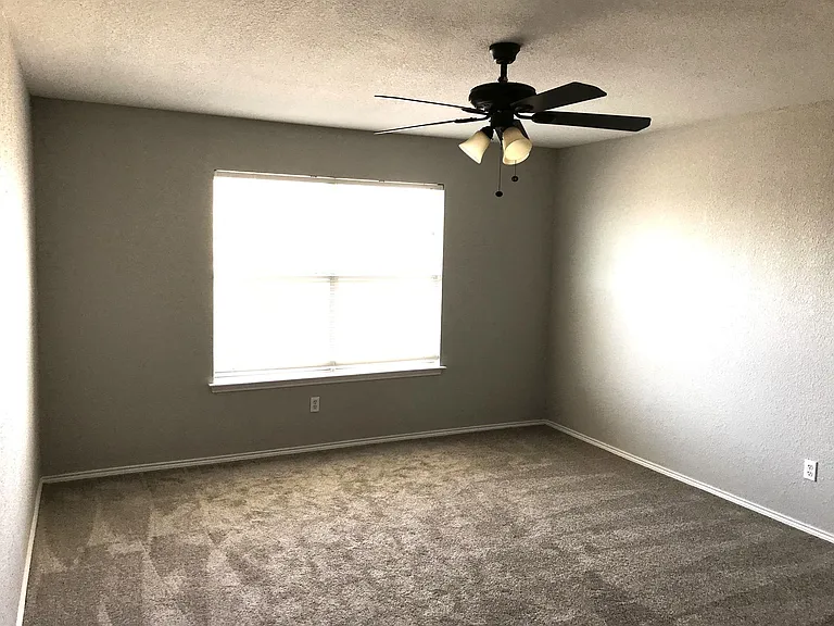 4956 Thorn Hollow Dr — Photo 11