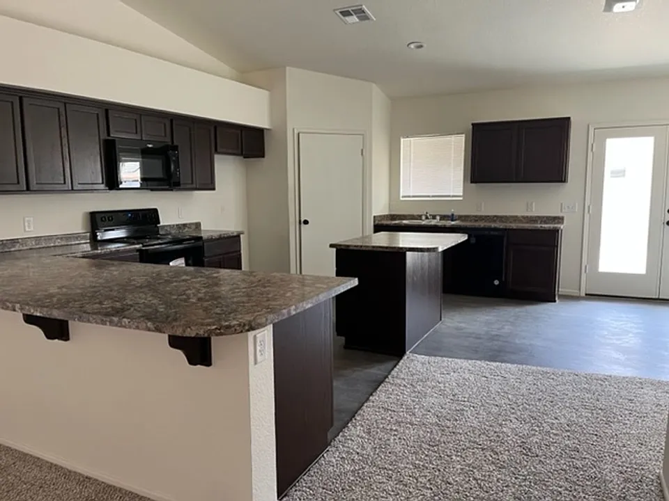 7333 E 37th Pl