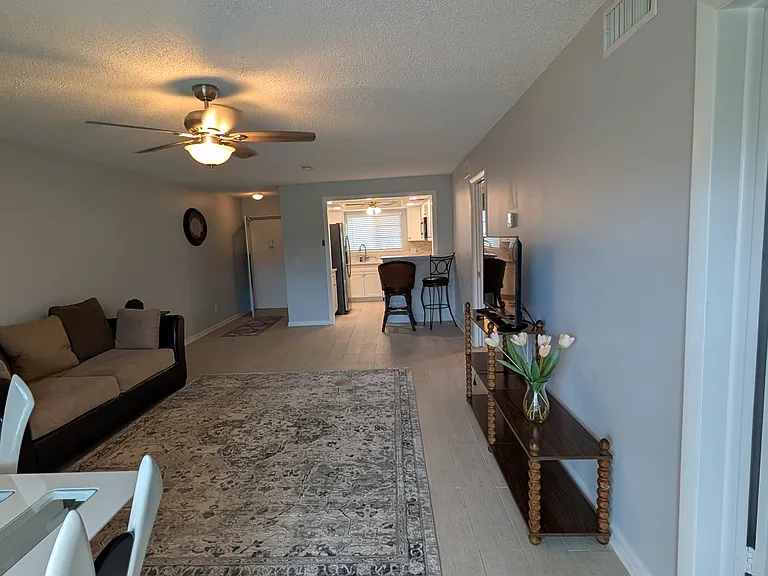 1020 Palm View Dr #C-102 — Photo 9