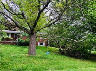 843 Constellation Dr, Great Falls, VA 22066