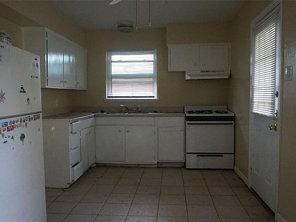 2nd image of 4749 Sandra Lynn Dr