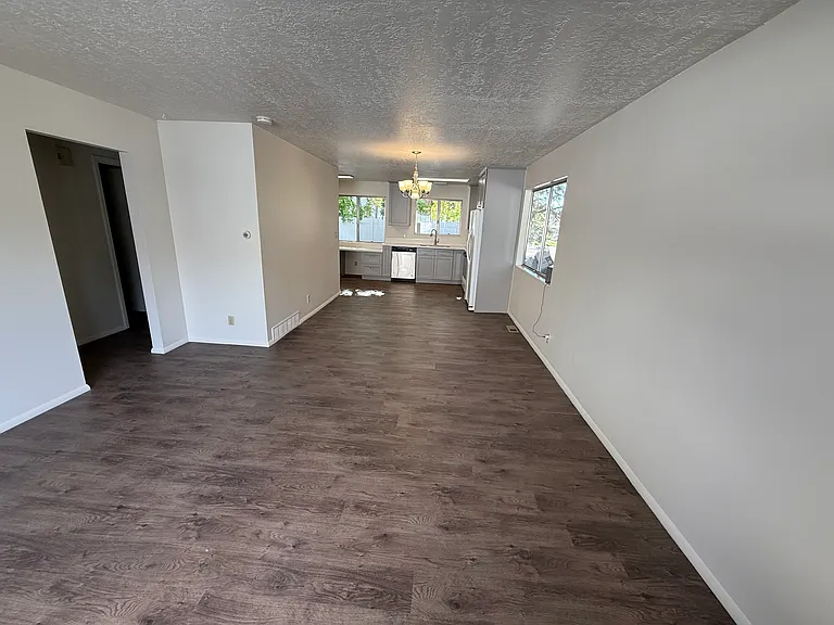 1938 E Nunley Cir #1938 — Photo 11