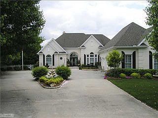 1st image of 393 Cornwallis Dr