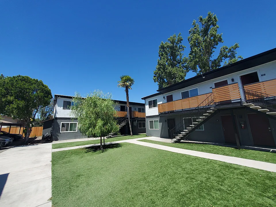 Building Photo 3