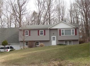 28 Tallahatchie Dr, Sussex, NJ 07461