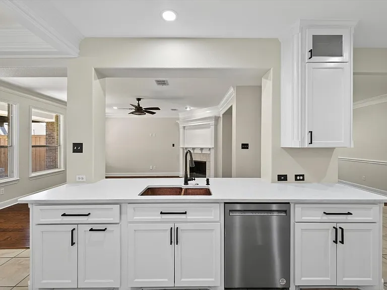 14668 Blakehill Dr — Photo 16