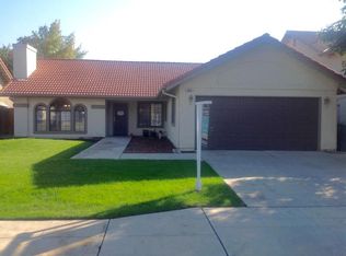 653 N Shirley Ave, Clovis, CA 93611