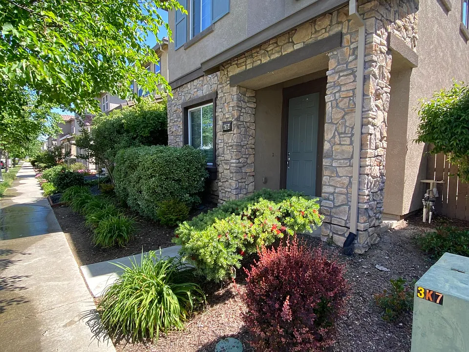 4324 Natomas Central Dr