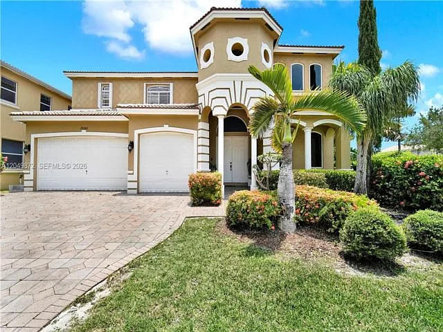 5 bed, 3.0 bath, 2962 sqft, $4,490 — Photo 1
