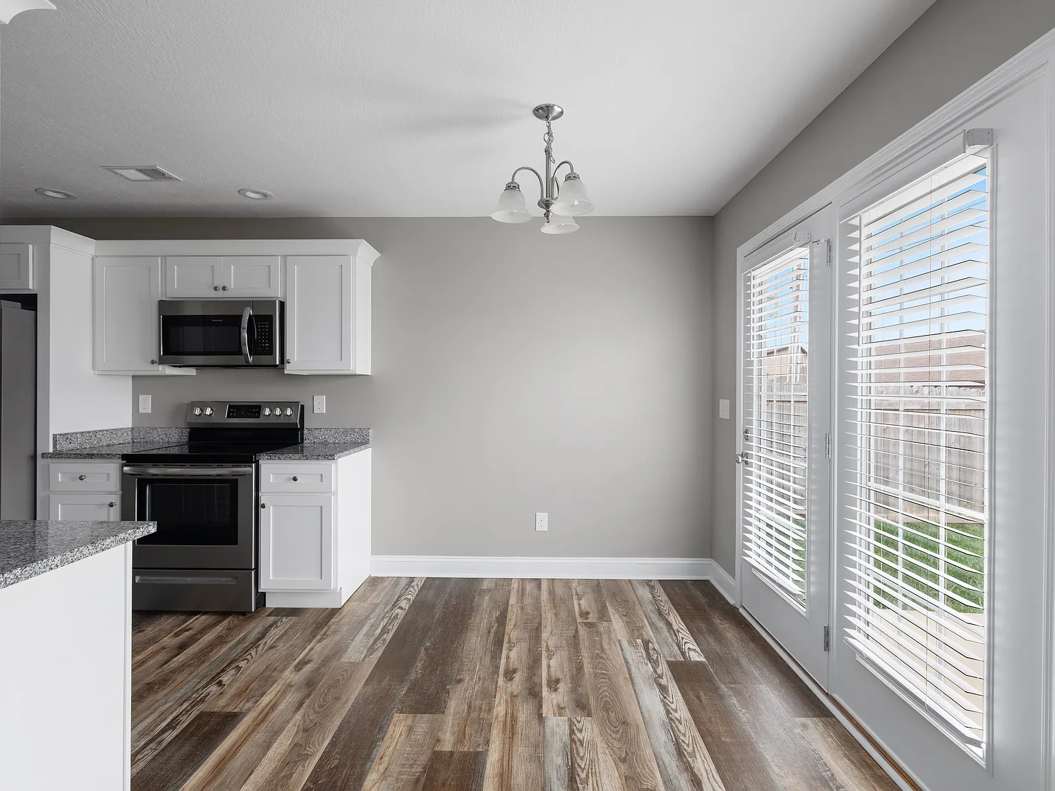 3 bed, 1700 sqft, $1,925 — Photo 3