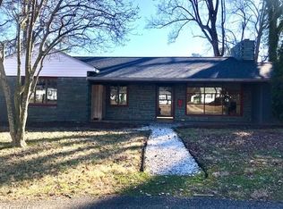 2319 Fernwood Dr, Greensboro, NC 27408