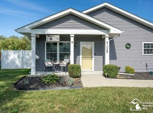 1068 Summer Grove Ln, Monroe, MI 48162