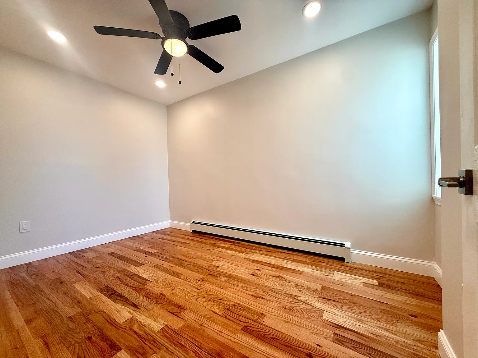 3 bed, 1092 sqft, $1,650 — Photo 3