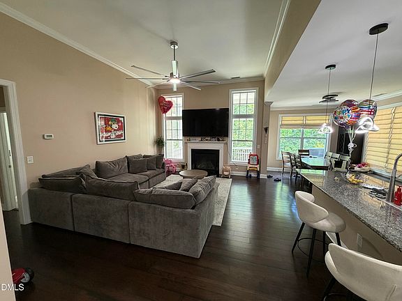 5th image of 63 White Pine Dr