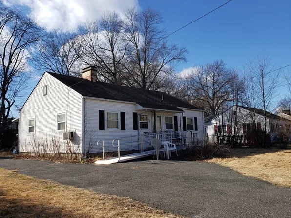 96 Lehigh St, Springfield, MA 01104