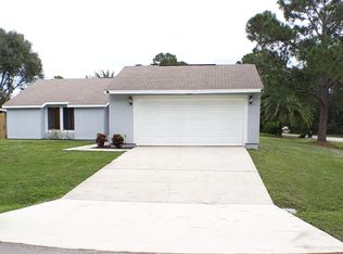 599 Howe Ave SE, Palm Bay, FL 32909