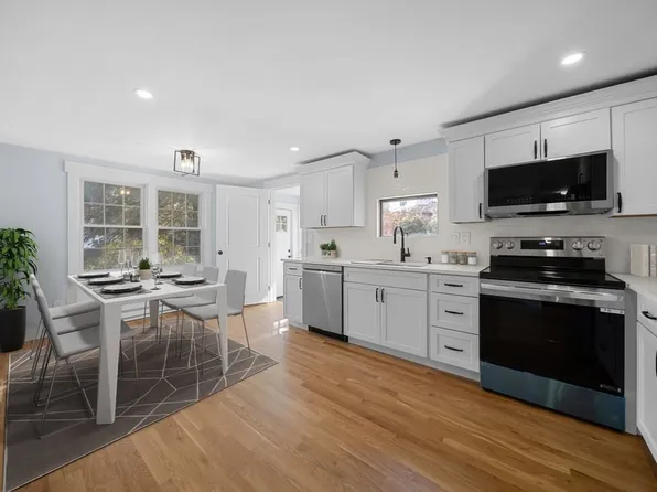 18 Moffett St, Methuen, MA 01844